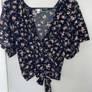 Foral knot top